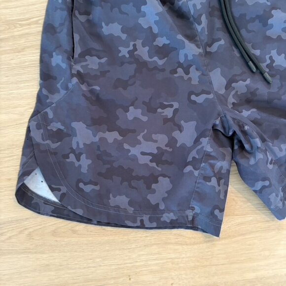 ZYIA ACTIVE Mens Black Camo Shorts Size Large Gym Active Athletic Linerless - Picture 2 of 7